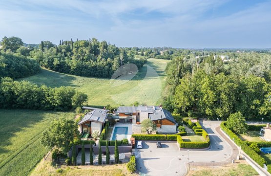 For sale Villa Countryside Bologna Emilia-Romagna